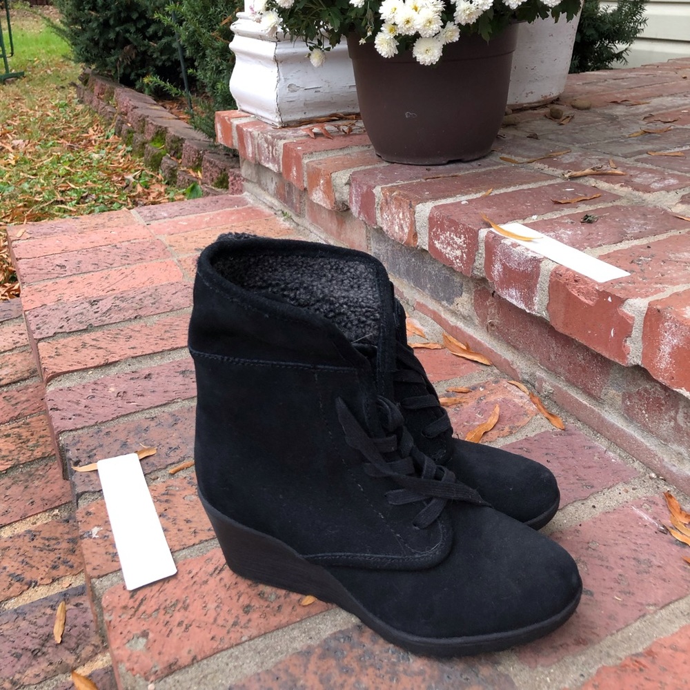 White mountain short wedge boots